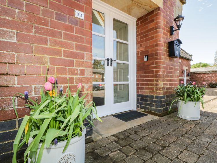 Carpenters Cottage, listing photograph 2