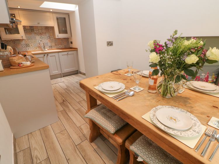 Ardeevin Cottage, listing photograph 11