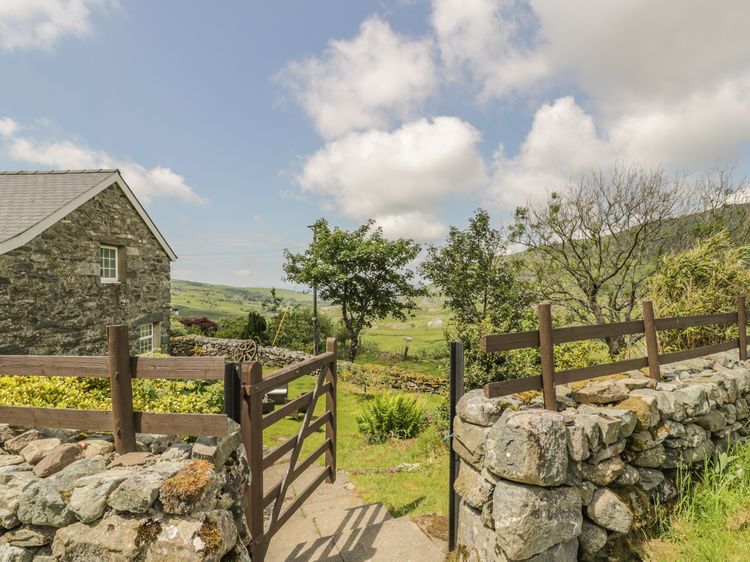 The Stable Cottage, listing photograph 2