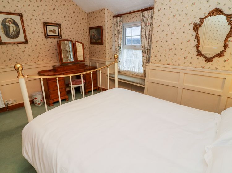 Old Codgers Cottage, listing photograph 11