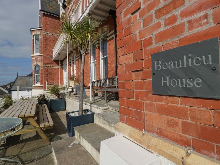 Beaulieu House, listing photograph 2