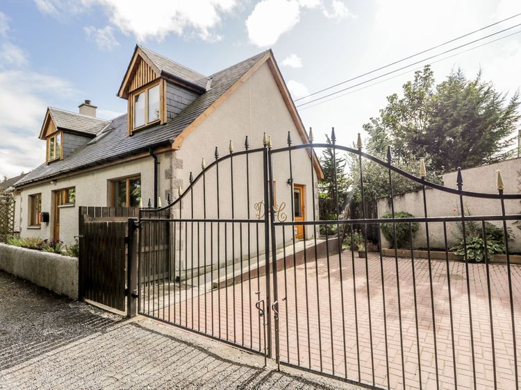 Dolce Casa, listing photograph 3