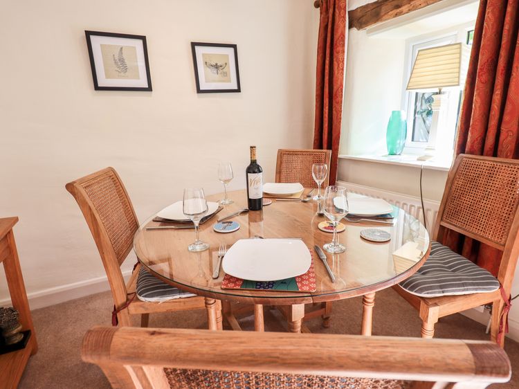 4 Greencross Cottages, listing photograph 8