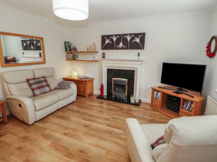 Riverside Cottage, listing photograph 4