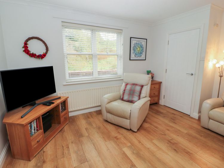 Riverside Cottage, listing photograph 7