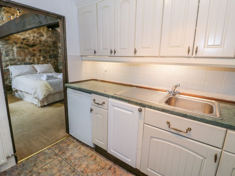 Waterfall Cottage, listing photograph 8