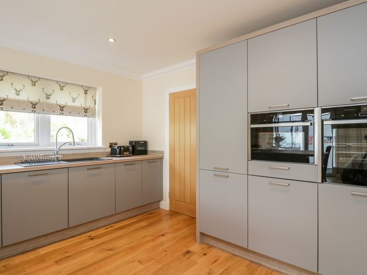 Emsa House, listing photograph 6