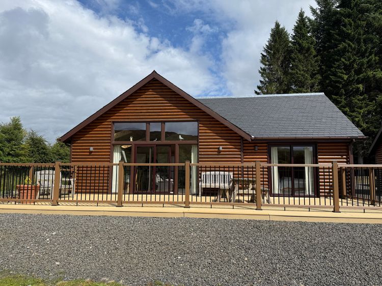 Burnside Lodge (Lodge 1, Glengoulandie), listing photograph 3