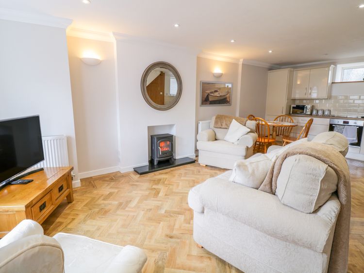 14 Tudno Street, listing photograph 5