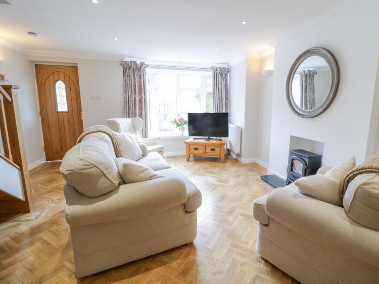 14 Tudno Street, listing photograph 7