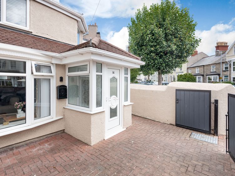 14 Tudno Street, listing photograph 2