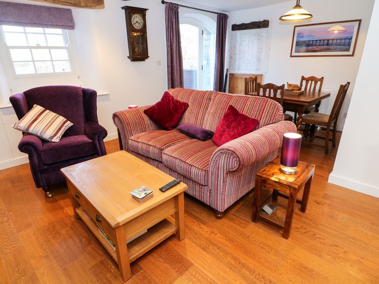 Linden Cottage, listing photograph 6