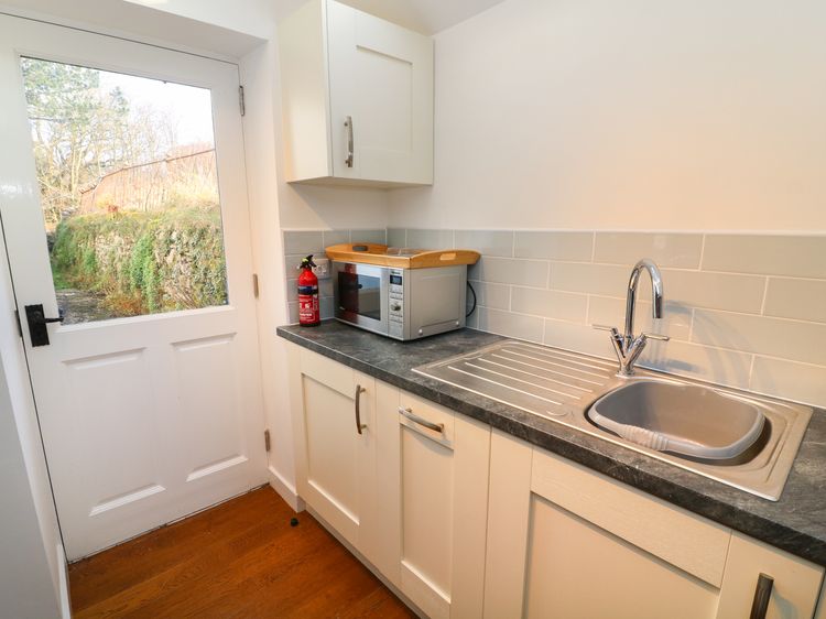 Linden Cottage, listing photograph 9