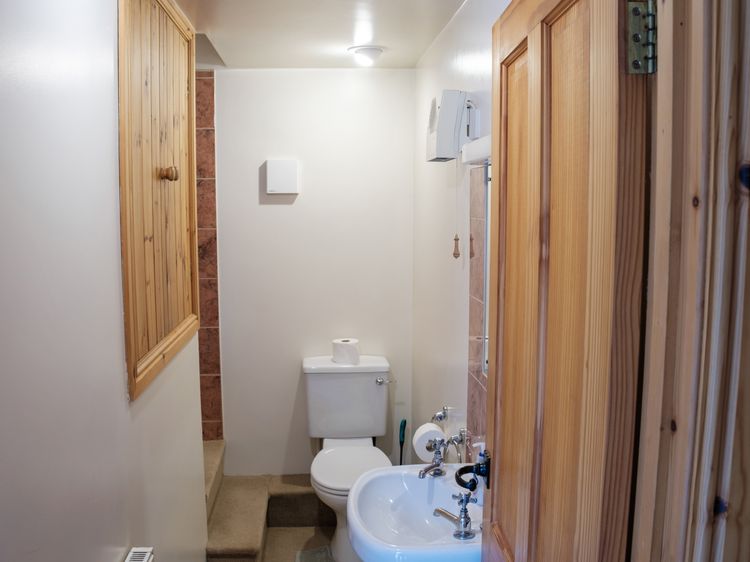 Shires Rest, listing photograph 7