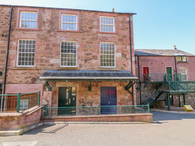12 Keathbank Court, listing photograph 2