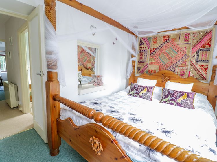 Dyfi Cottage, listing photograph 7