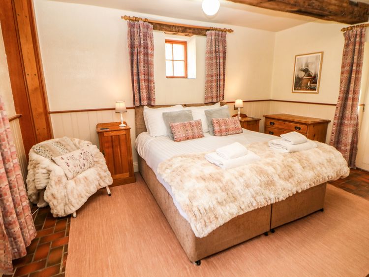 Slade Cottage, listing photograph 12