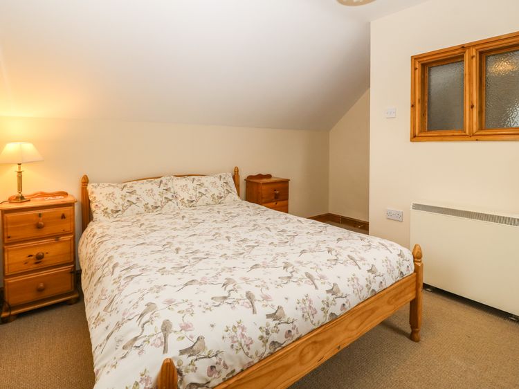 Meadow View, listing photograph 12