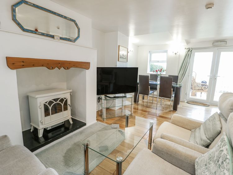 Preswylfa Apartment, listing photograph 3