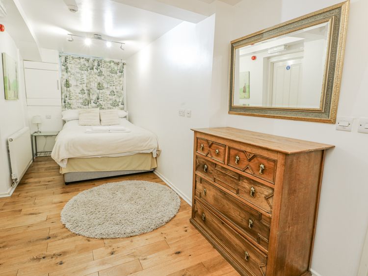 Preswylfa Apartment, listing photograph 7