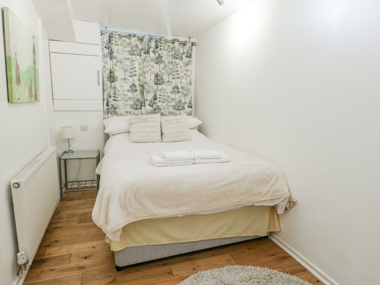 Preswylfa Apartment, listing photograph 8