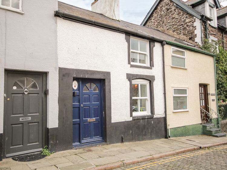 Tudor Cottage, listing photograph 2