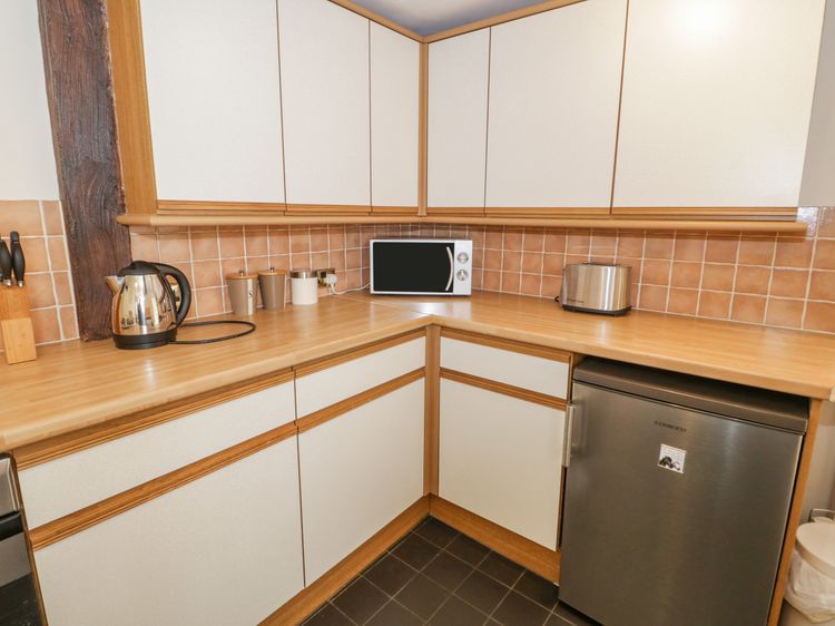 Tudor Cottage, listing photograph 8