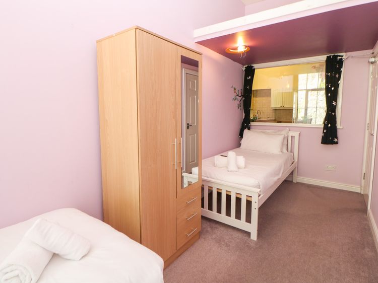 Wye Apartment, Litton Mill, listing photograph 11